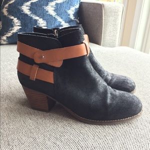 Super cute DV booties 💕